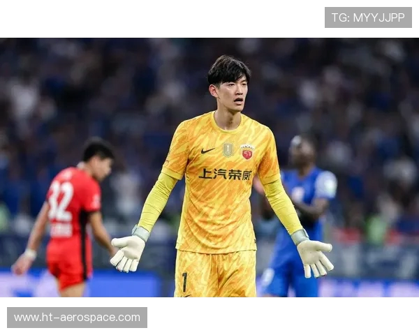 颜骏凌：从青涩少年到国足门神的成长之路与荣耀时刻